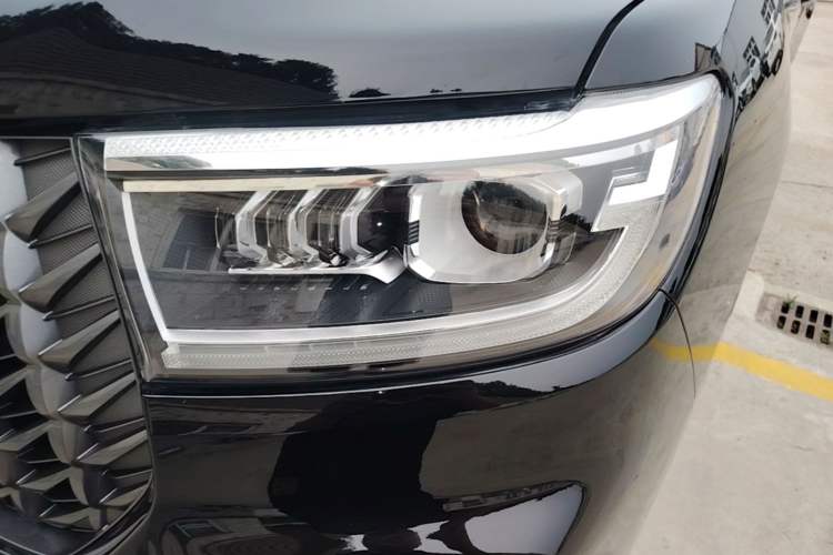 Used Great Wall Poer 2023 2.0T Commercial Version Automatic Gasoline Two-Wheel Drive Elite Trim with Long Bed – GW4C20B Left Front Headlight