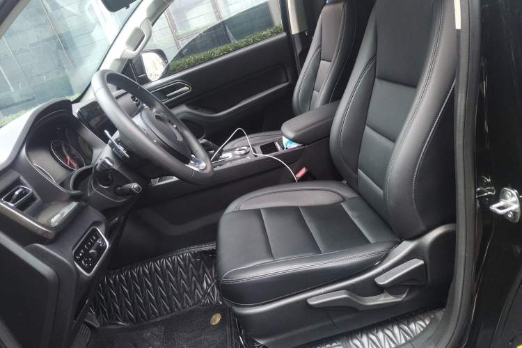 Used Great Wall Poer 2023 2.0T Commercial Version Automatic Diesel Two-Wheel Drive Elite Trim with Long Bed – GW4D20M Left Front Seat