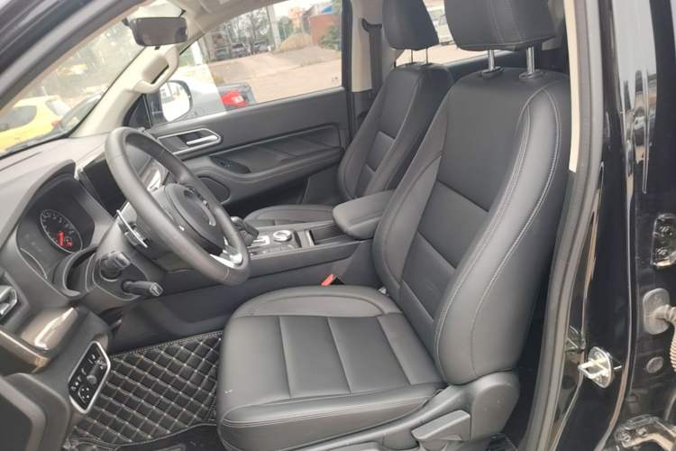 Used Great Wall Poer 2023 2.0T Commercial Version Automatic Gasoline Two-Wheel Drive Elite Trim with Long Bed – GW4C20B Left Front Seat