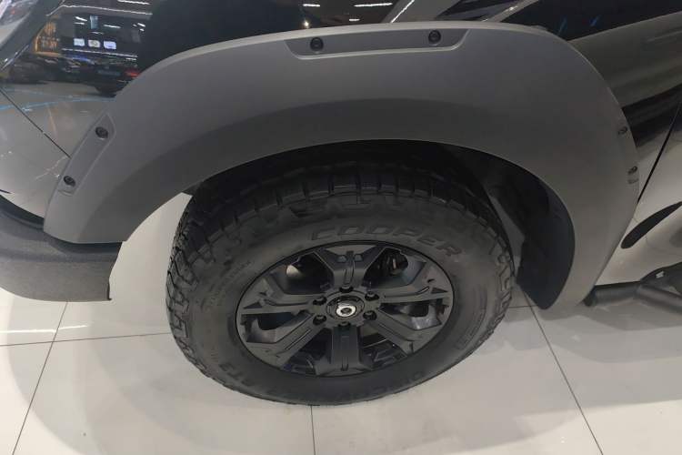 Used Great Wall Poer 2023 2.0T Off-Road Edition Automatic Diesel 4x4 Advanced Version Left Front Wheel Hub