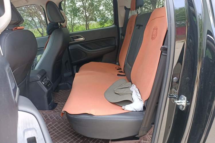 Used Great Wall Poer 2023 2.0T Passenger Version Automatic Gasoline Four-Wheel Drive Comfort Trim – GW4C20B Left Rear Seat