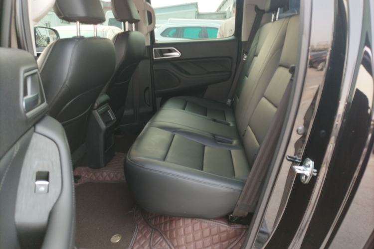 Used Great Wall Poer 2023 2.0T Commercial Version Automatic Diesel Two-Wheel Drive Elite Trim with Long Bed – GW4D20M Left Rear Seat