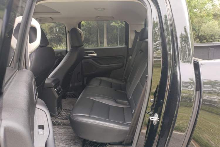 Used Great Wall Poer 2023 2.0T Passenger Version Automatic Diesel 4x4 Comfort Trim – GW4D20M Left Rear Seat