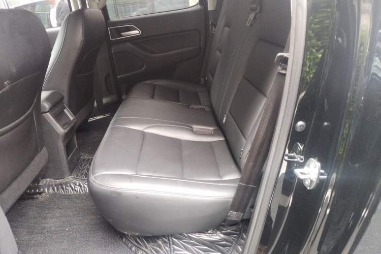 Used Great Wall Poer 2023 2.0T Commercial Version Automatic Diesel Two-Wheel Drive Elite Trim with Long Bed – GW4D20M Left Rear Seat