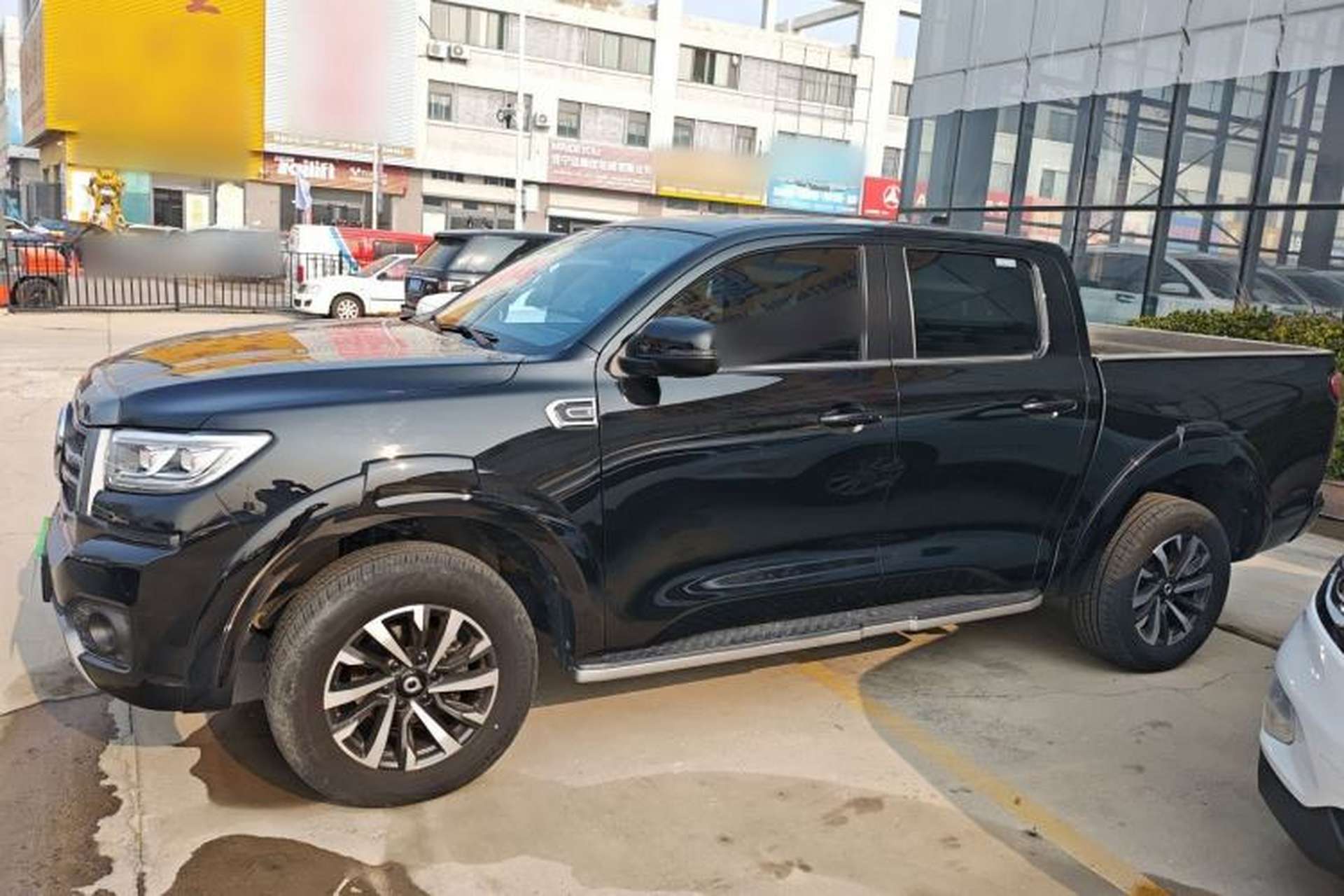 Used Great Wall Poer 2023 2.0T Passenger Version Automatic Diesel Two-Wheel Drive Comfort Trim – GW4D20M Left Side