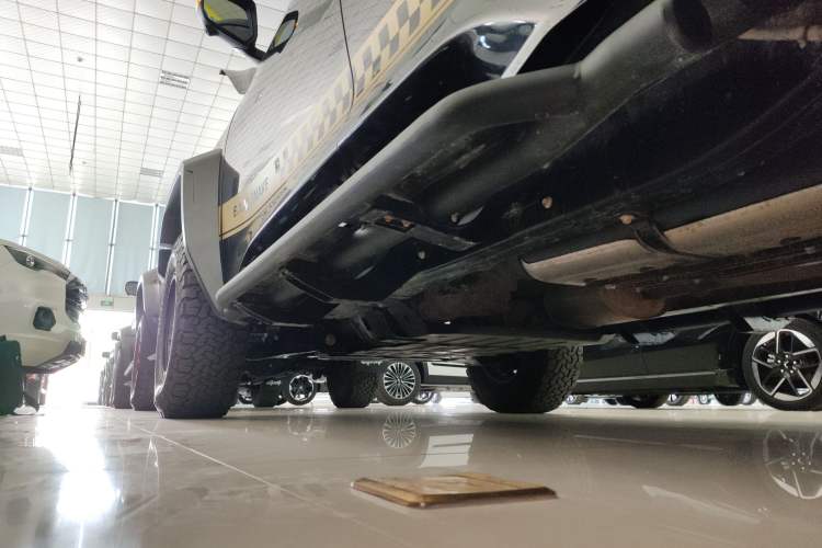 Used Great Wall Poer 2023 2.0T Dragon Bullet Edition Left Side Sill