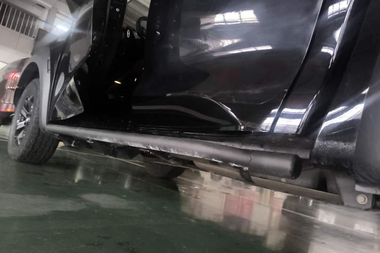 Used Great Wall Poer 2023 2.0T Off-Road Edition Automatic Gasoline Four-Wheel Drive – High-End Version Left Side Sill