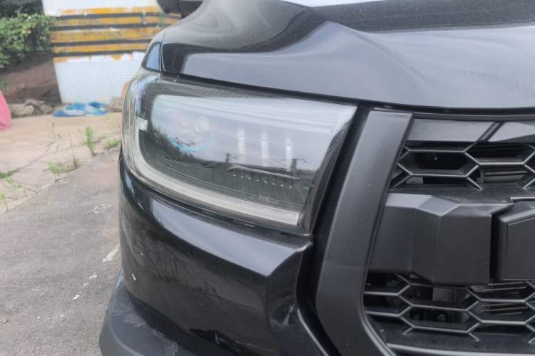 Used Great Wall Poer 2023 2.0T Commercial Version Automatic Diesel 4x4 Long Bed Business-Grade Model Right Front Headlight