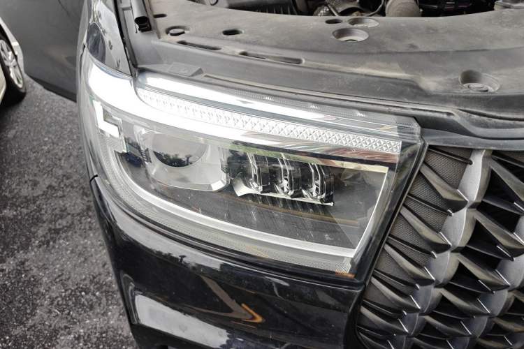 Used Great Wall Poer 2023 2.0T Commercial Version Automatic Diesel Two-Wheel Drive Elite Trim with Long Bed – GW4D20M Right Front Headlight