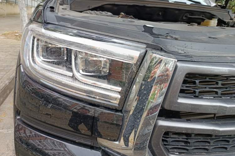 Used Great Wall Poer 2023 2.0T Passenger Version Automatic Gasoline 4x4 Sporty GW4C20B Right Front Headlight