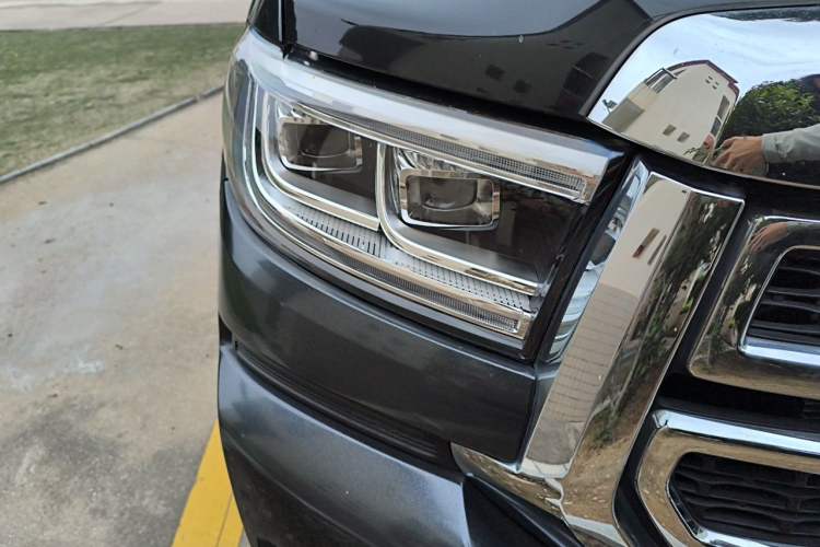 Used Great Wall Poer 2023 2.0T Luxury Automatic Gasoline 4x4 Version GW4C20B Right Front Headlight