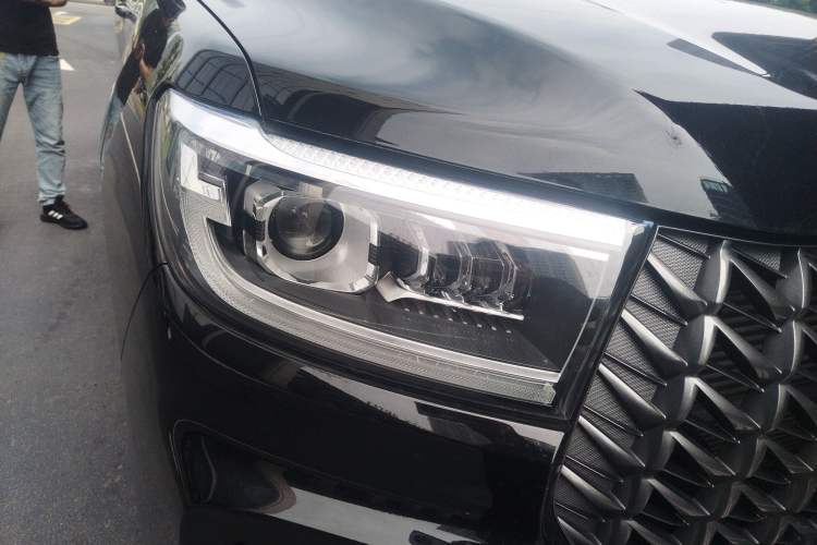Used Great Wall Poer 2023 2.0T Commercial Version Automatic Diesel Two-Wheel Drive Elite Trim with Long Bed – GW4D20M Right Front Headlight
