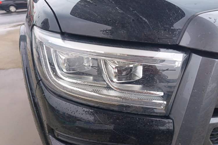 Used Great Wall Poer 2023 2.0T Passenger Version Automatic Gasoline Four-Wheel Drive Comfort Trim – GW4C20B Right Front Headlight