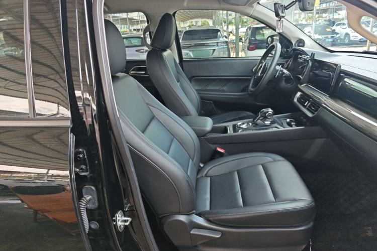 Used Great Wall Poer 2023 2.0T Commercial Version Automatic Diesel Two-Wheel Drive Elite Trim with Long Bed – GW4D20M Right Front Seat