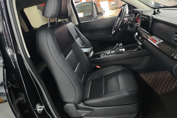 Used Great Wall Poer 2023 2.0T Commercial Version Automatic Diesel Two-Wheel Drive Elite Trim with Long Bed – GW4D20M Right Front Seat