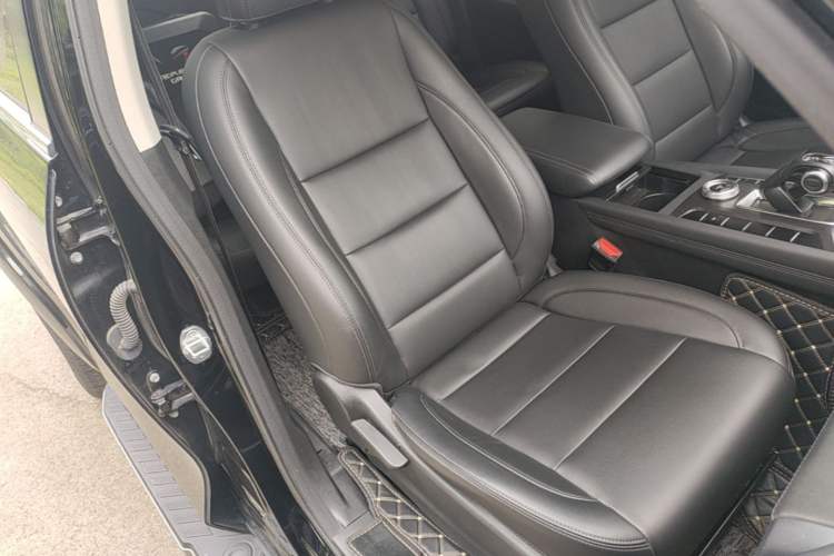Used Great Wall Poer 2023 2.0T Passenger Version Automatic Diesel 4x4 Comfort Trim – GW4D20M Right Front Seat
