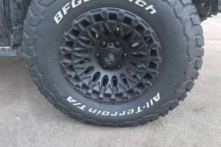Used Great Wall Poer 2023 2.0T Commercial Version Automatic Diesel 4x4 Long Bed Business-Grade Model Right Front Wheel Hub