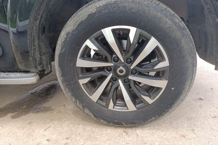 Used Great Wall Poer 2023 2.0T Passenger Version Automatic Gasoline Four-Wheel Drive Comfort Trim – GW4C20B Right Front Wheel Hub
