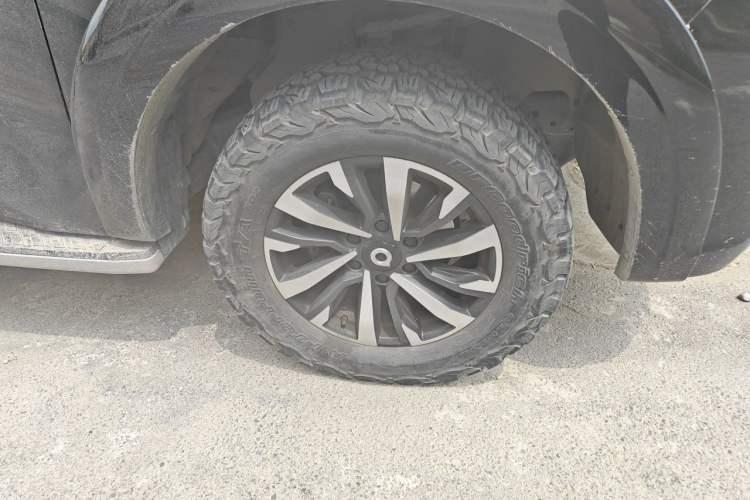 Used Great Wall Poer 2023 2.0T Passenger Version Automatic Gasoline Four-Wheel Drive Comfort Trim – GW4C20B Right Front Wheel Hub