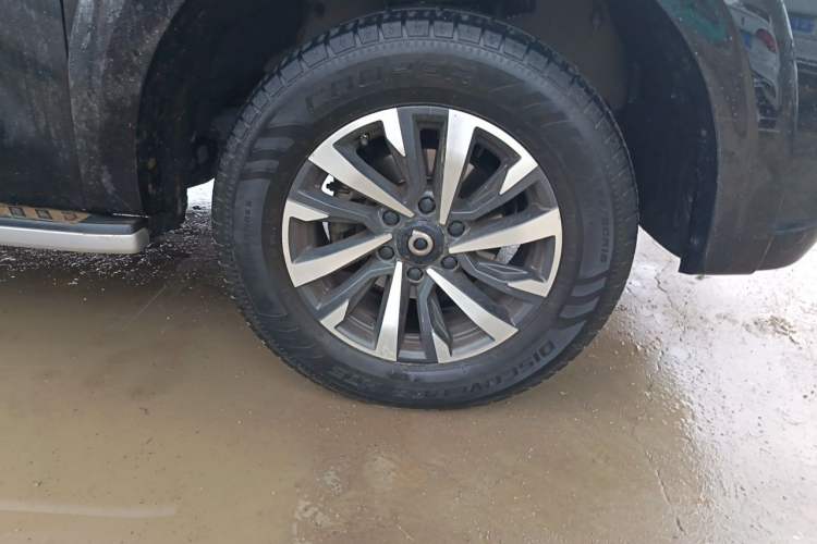 Used Great Wall Poer 2023 2.0T Passenger Version Automatic Gasoline Four-Wheel Drive Comfort Trim – GW4C20B Right Front Wheel Hub