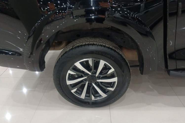 Used Great Wall Poer 2023 2.0T Passenger Version Automatic Gasoline Four-Wheel Drive Comfort Trim – GW4C20B Right Rear Wheel Hub