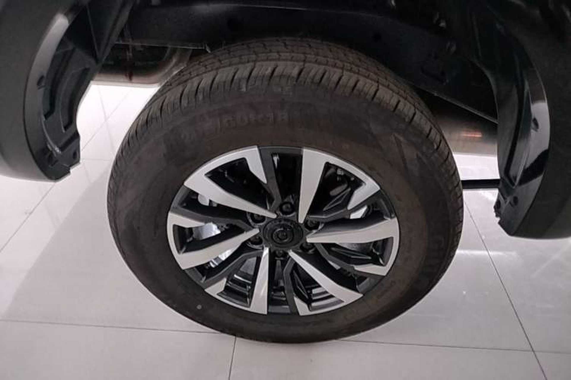 Used Great Wall Poer 2023 2.0T Passenger Version Automatic Diesel Two-Wheel Drive Comfort Trim – GW4D20M Right Rear Wheel Hub