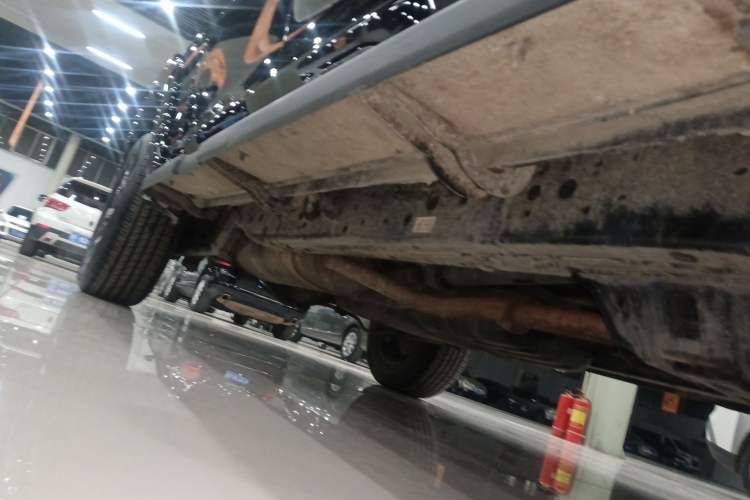 Used Great Wall Poer 2023 2.0T Passenger Version Automatic Gasoline Four-Wheel Drive Comfort Trim – GW4C20B Right Side Sill