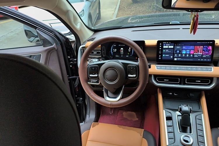 Used Great Wall Poer 2023 2.0T Luxury Automatic Gasoline 4x4 Version GW4C20B Steering Wheel