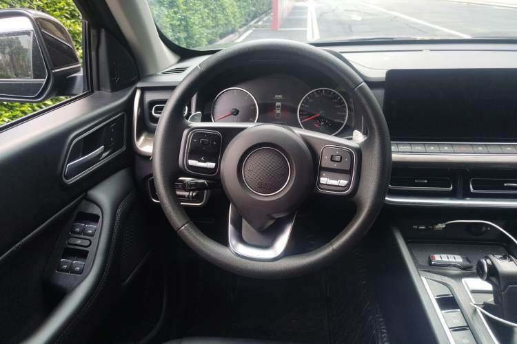 Used Great Wall Poer 2023 2.0T Commercial Version Automatic Diesel Two-Wheel Drive Elite Trim with Long Bed – GW4D20M Steering Wheel