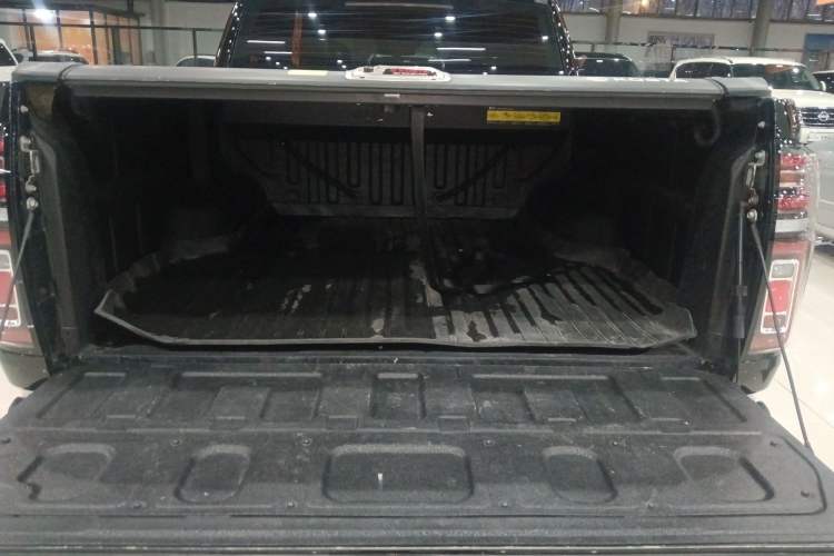 Used Great Wall Poer 2023 2.0T Passenger Version Automatic Gasoline Four-Wheel Drive Comfort Trim – GW4C20B Trunk