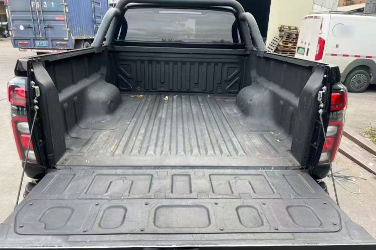 Used Great Wall Poer 2023 2.0T Commercial Version Automatic Diesel 4x4 Elite Long-Box GW4D20M Trunk