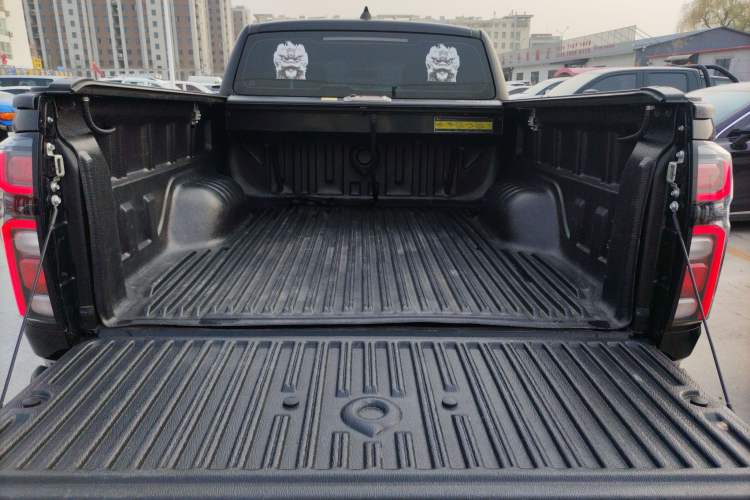 Used Great Wall Poer 2023 2.0T Commercial Version Automatic Diesel Two-Wheel Drive Elite Trim with Long Bed – GW4D20M Trunk