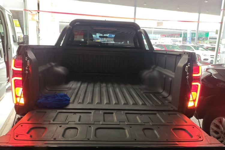 Used Great Wall Poer 2023 2.0T Commercial Version Automatic Diesel 4x4 Elite Long-Box GW4D20M Trunk