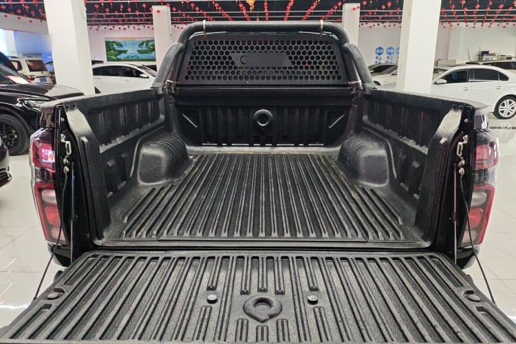 Used Great Wall Poer 2023 2.0T Commercial Version Automatic Diesel Two-Wheel Drive Elite Trim with Long Bed – GW4D20M Trunk