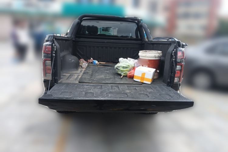 Used Great Wall Poer 2023 2.0T Commercial Version Automatic Diesel 4x4 Elite Long-Box GW4D20M Trunk