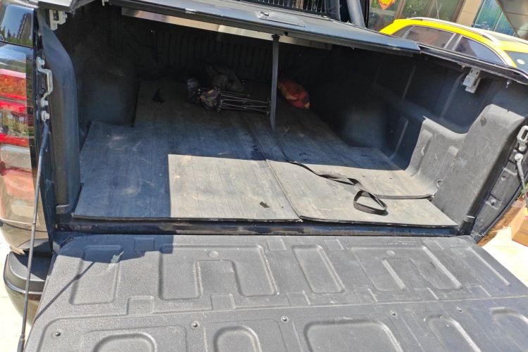 Used Great Wall Poer 2023 2.0T Commercial Version Automatic Diesel 4x4 Elite Long-Box GW4D20M Trunk