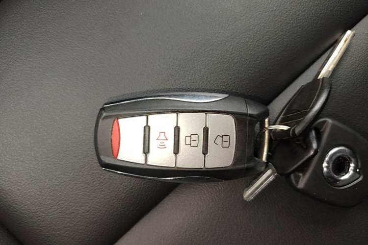 Used Great Wall Poer 2023 2.0T Commercial Version Automatic Gasoline Two-Wheel Drive Elite Trim with Long Bed – GW4C20B Vehicle Key