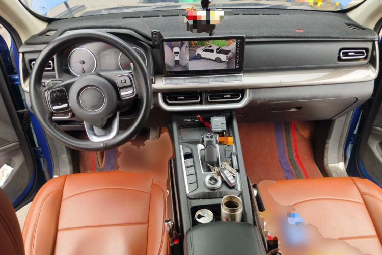 Used Great Wall Poer 2023 2.0T Commercial Version Automatic Diesel 4x4 Elite Long-Box GW4D20M Center Console