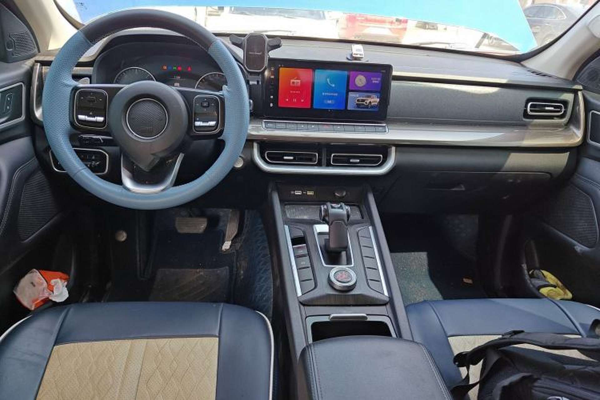 Used Great Wall Poer 2023 2.0T Commercial Version Automatic Diesel 4x4 Elite Long-Box GW4D20M Center Console