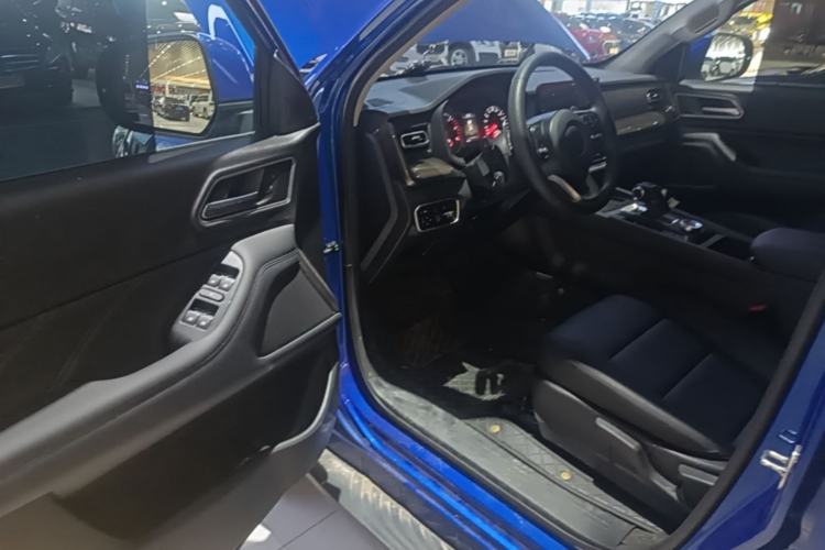 Used Great Wall Poer 2023 2.0T Commercial Version Automatic Diesel Two-Wheel Drive Elite Trim with Long Bed – GW4D20M Driver Seat