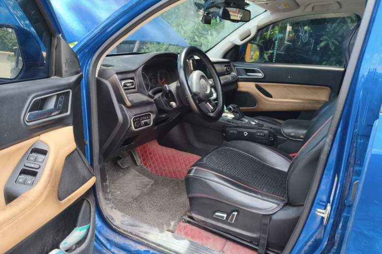 Used Great Wall Poer 2023 2.0T Commercial Version Automatic Diesel 4x4 Navigation Type Long Bed GW4D20M Driver Seat