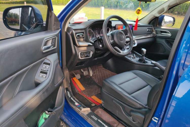 Used Great Wall Poer 2023 2.0T Commercial Version Manual Diesel 4x4 Elite Long-Box GW4D20M Driver Seat
