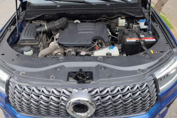 Used Great Wall Poer 2023 2.0T Commercial Version Automatic Diesel Two-Wheel Drive Elite Trim with Long Bed – GW4D20M Engine Bay