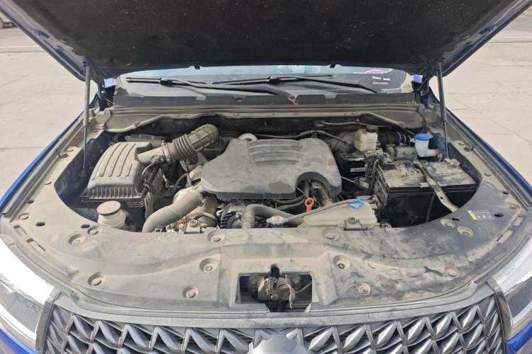 Used Great Wall Poer 2023 2.0T Commercial Version Automatic Diesel 4x4 Elite Long-Box GW4D20M Engine Bay