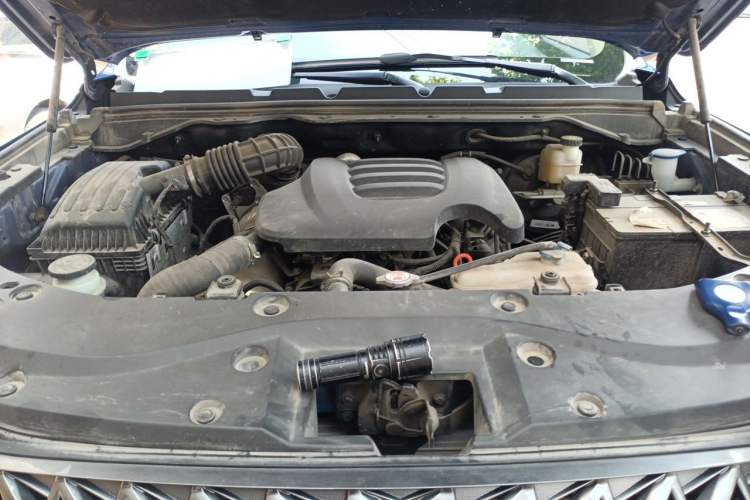 Used Great Wall Poer 2023 2.0T Commercial Version Automatic Diesel Two-Wheel Drive Elite Trim with Long Bed – GW4D20M Engine Bay