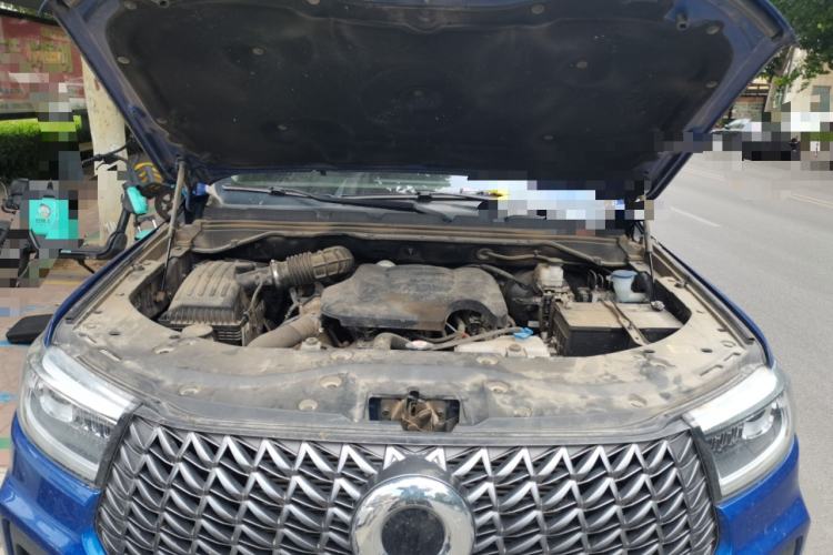 Used Great Wall Poer 2023 2.0T Commercial Version Automatic Diesel 4x4 Elite Long-Box GW4D20M Engine Bay