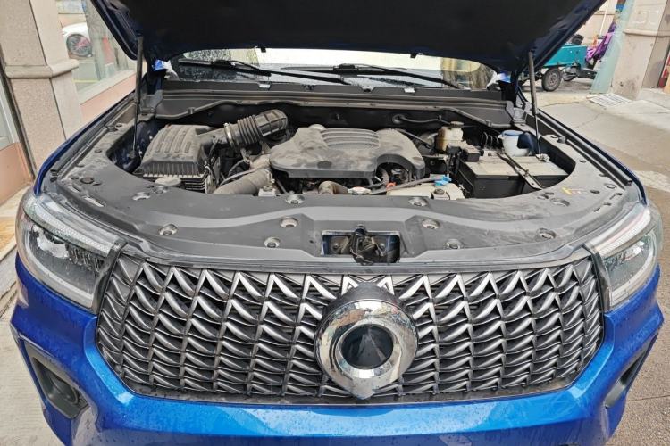 Used Great Wall Poer 2023 2.0T Commercial Version Automatic Diesel Two-Wheel Drive Elite Trim with Long Bed – GW4D20M Engine Bay