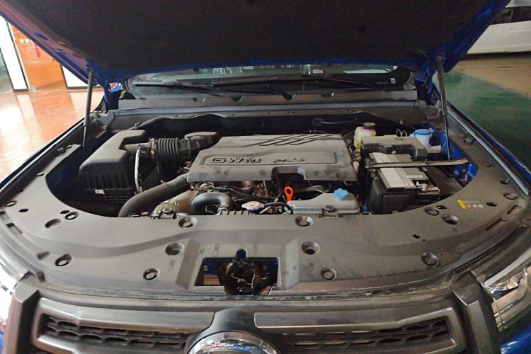 Used Great Wall Poer 2023 2.0T Passenger Version Automatic Diesel Two-Wheel Drive Comfort Trim – GW4D20M Engine Bay
