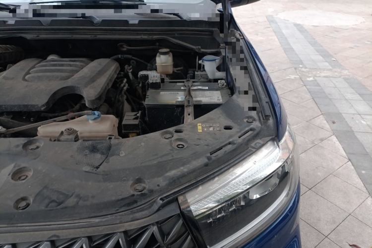 Used Great Wall Poer 2023 2.0T Commercial Version Automatic Diesel 4x4 Elite Long-Box GW4D20M Engine Bay Left