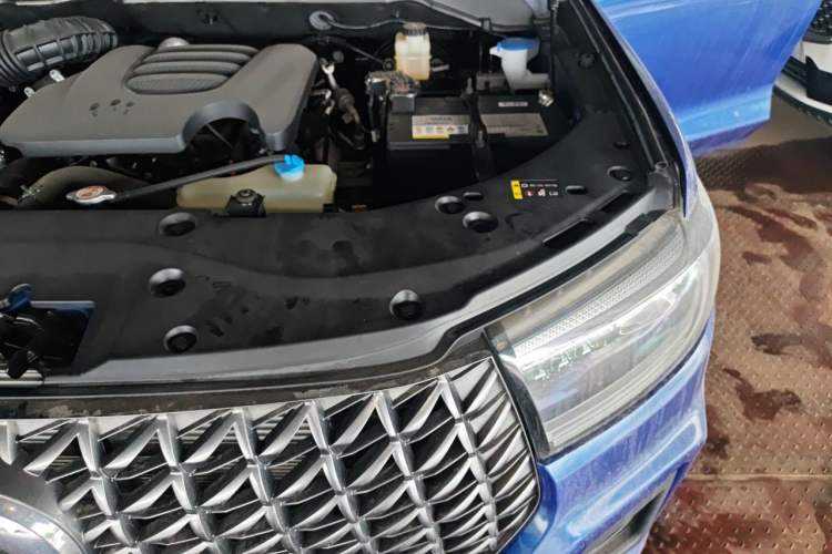 Used Great Wall Poer 2023 2.0T Commercial Version Automatic Diesel Two-Wheel Drive Elite Trim with Long Bed – GW4D20M Engine Bay Left